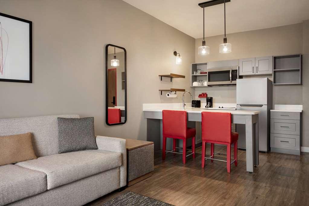 Hawthorn Suites By Wyndham Del Rio Room photo